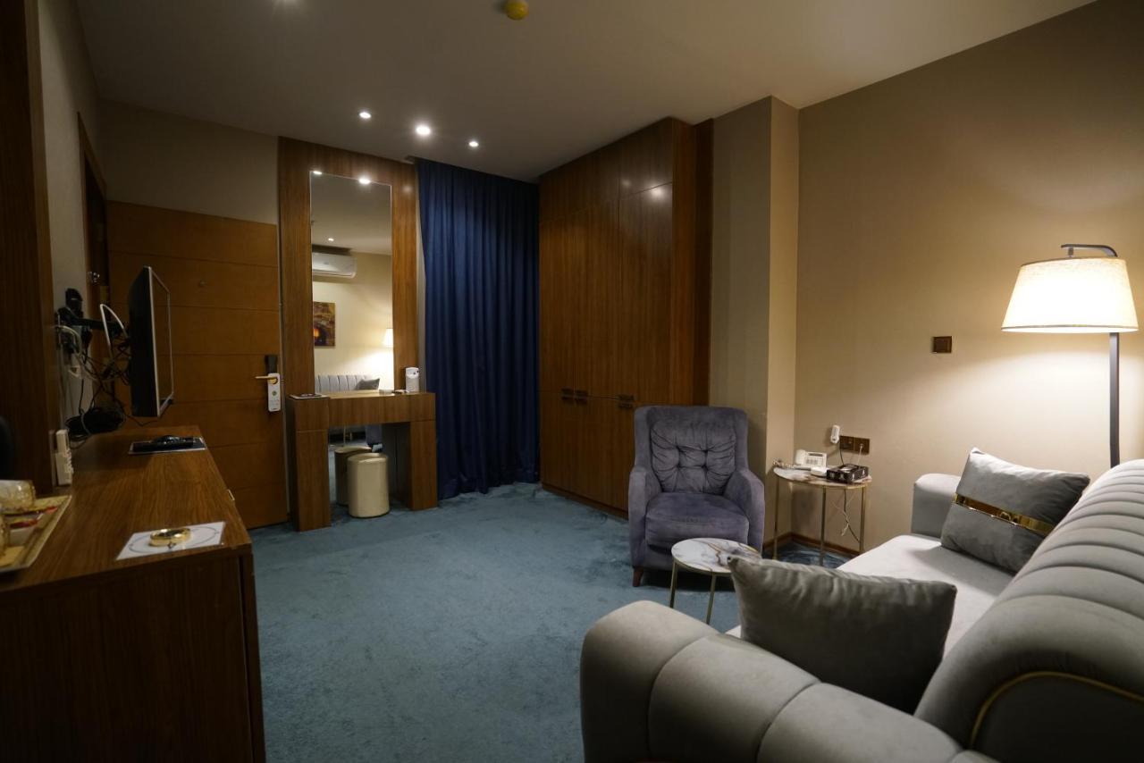 Gratus Hotel เอร์เบล ภายนอก รูปภาพ