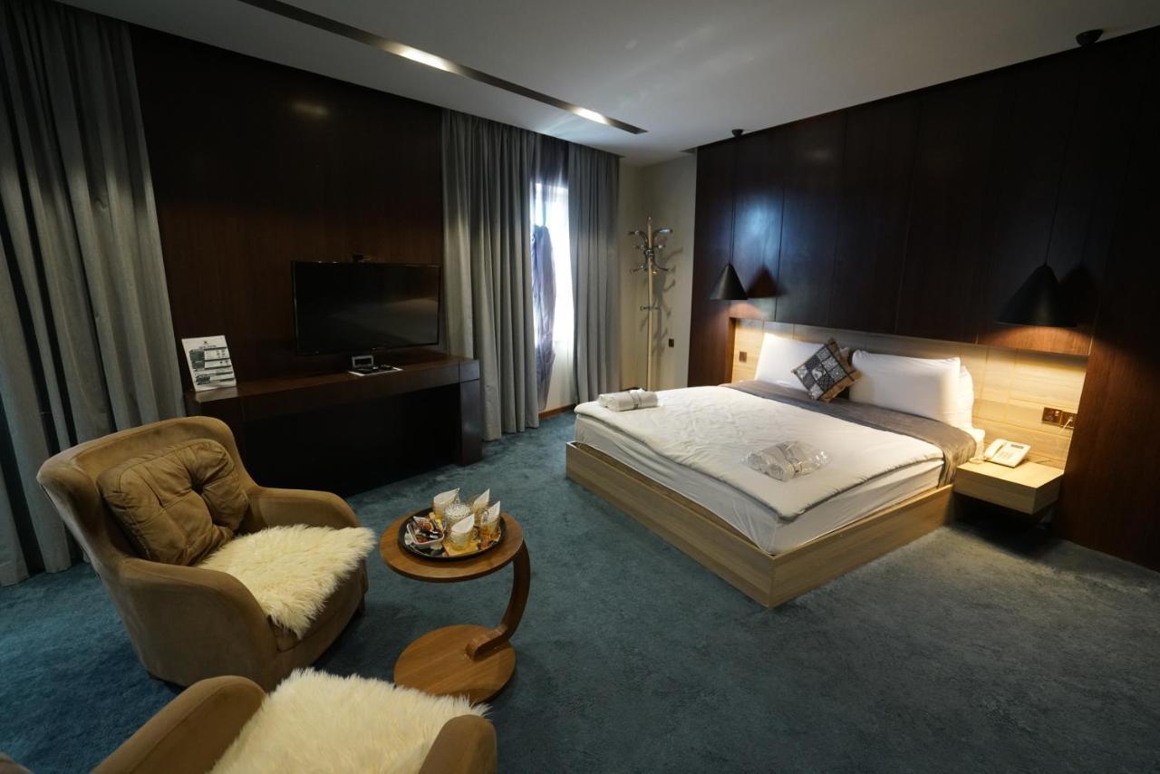 Gratus Hotel เอร์เบล ภายนอก รูปภาพ